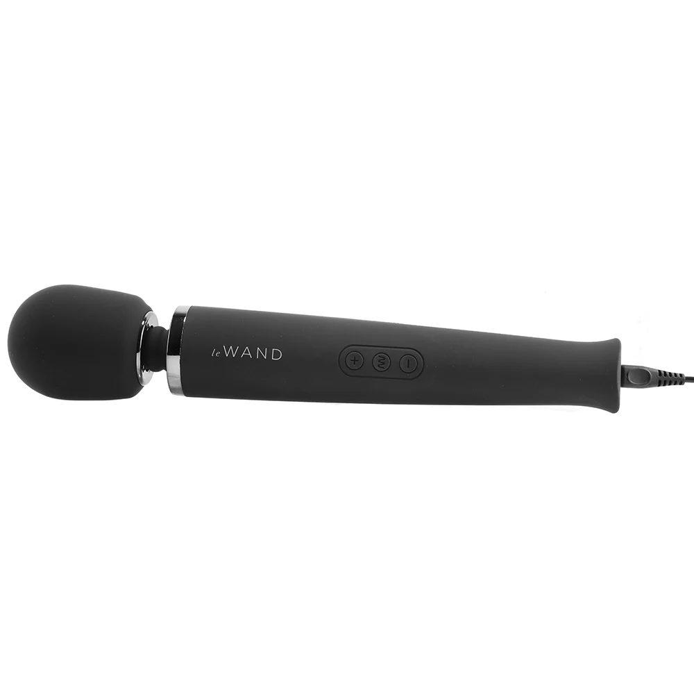 Le Wand Rechargeable Massager in Black - Image 3
