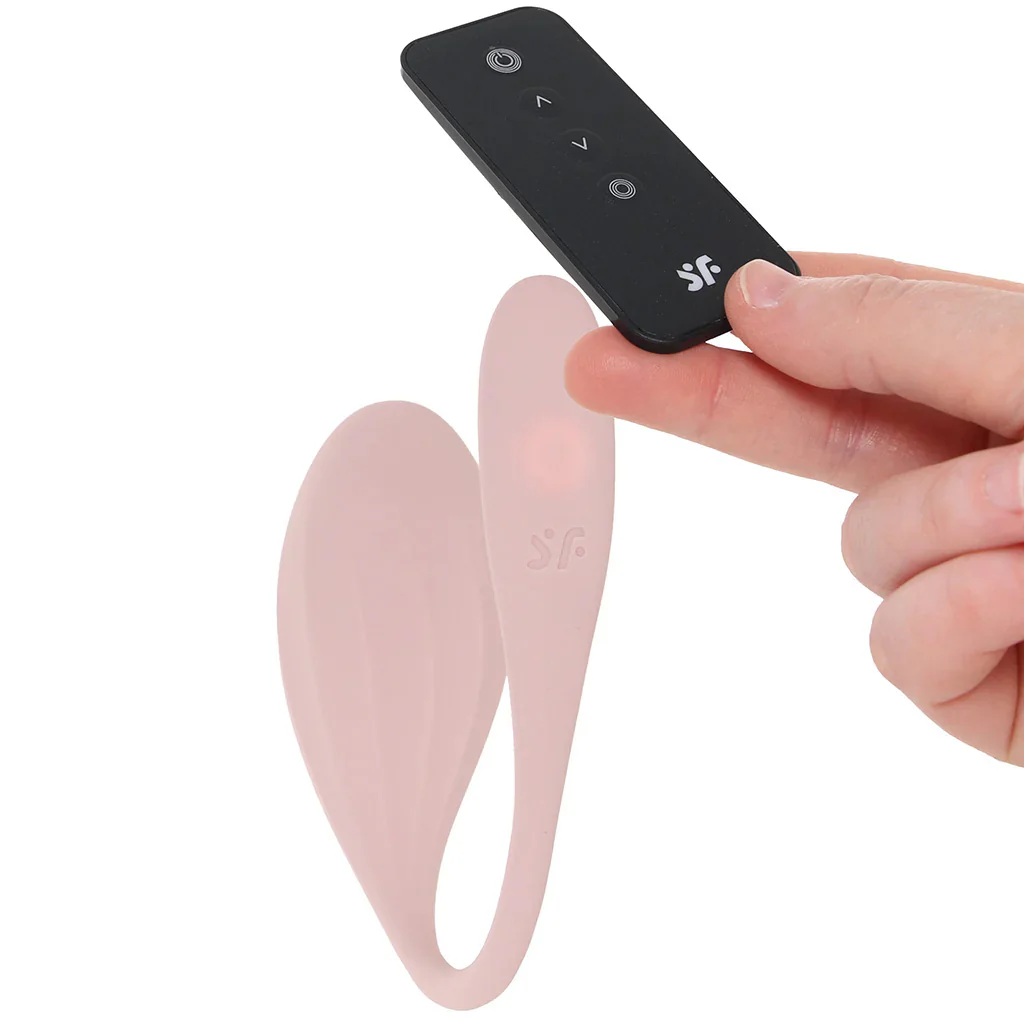 Satisfyer Ribbed Petal Wearable Vibe in Rose - Image 6