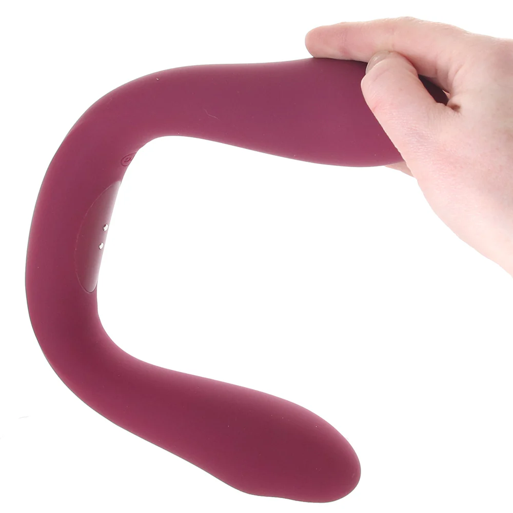Tryst Duet Double Ended Vibe in Berry - Image 4