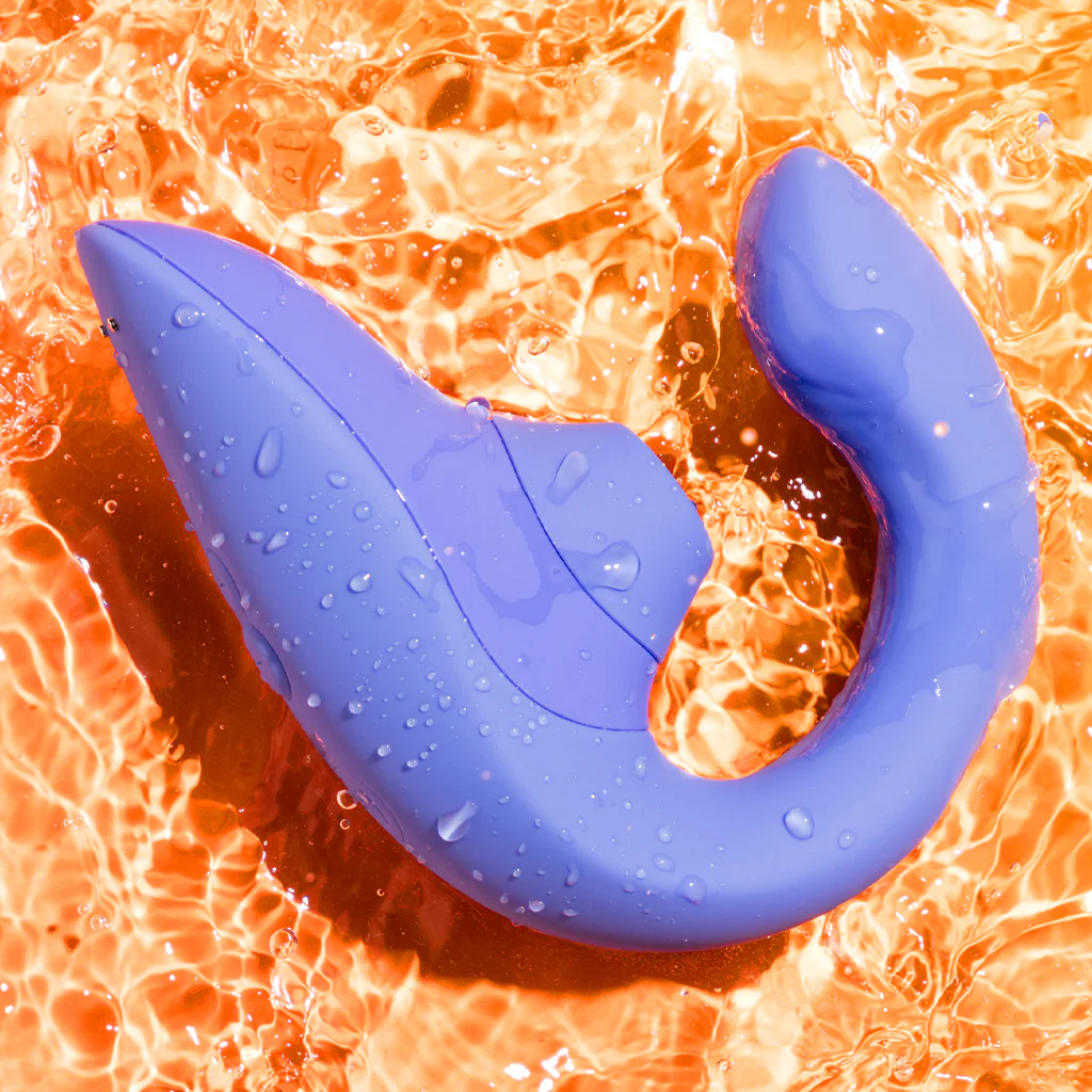 Womanizer Blend Dual Stimulator in Blue - Image 7