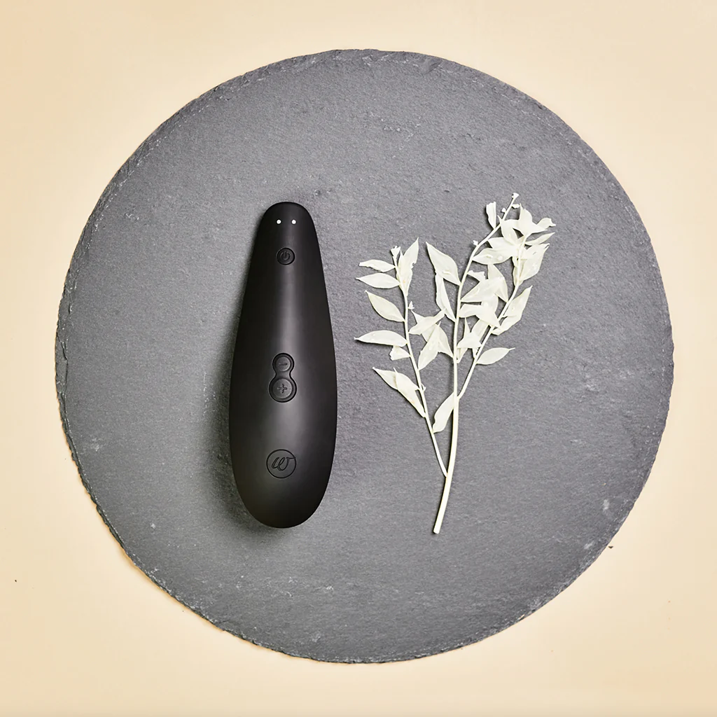 Womanizer Classic 2 Pleasure Air Stimulator in Black - Image 8